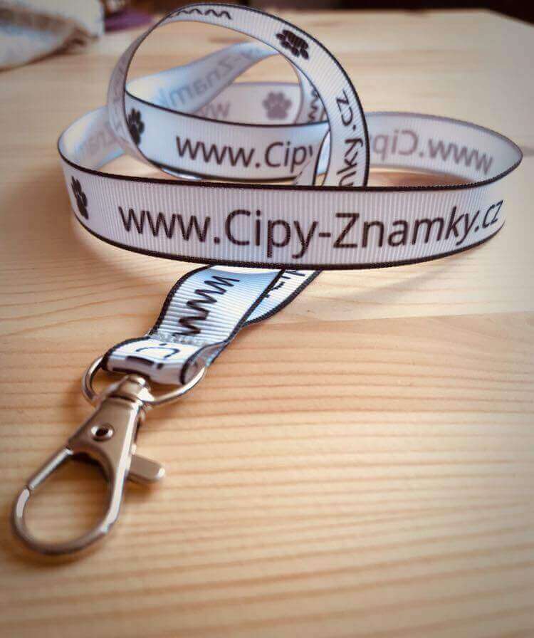 Šňůrka na krk ke každé registraci zdarma.